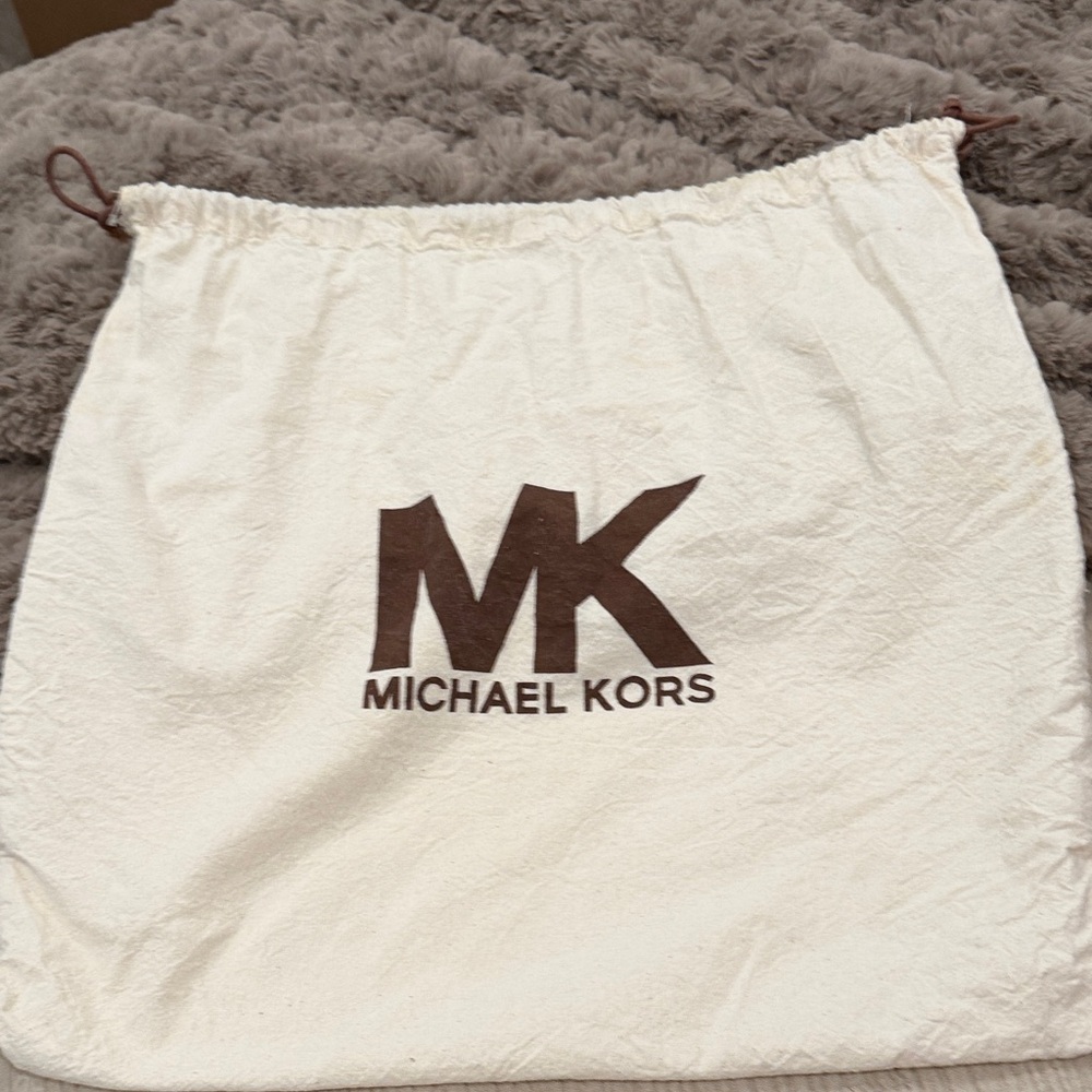 Michael Kors Red Patent Leather Shoulder Bag with Gold Accents - Picture 8 of 9